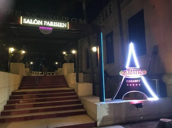 Entrada al Cabaret "Parisien"
